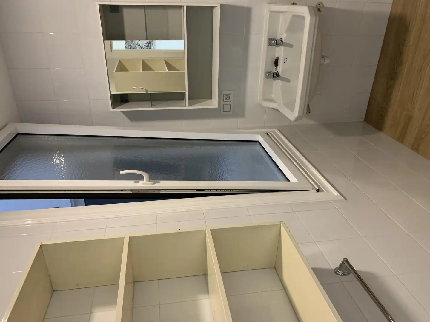 Room in Rúa do Marqués de Valladares, 11, Centro - Areal Bathroom of Flat for share in Vigo with Heating and Furnished