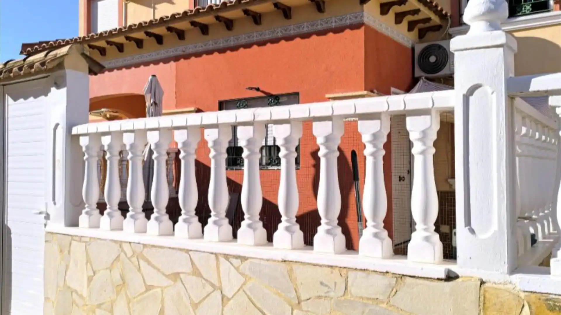 Pis en venda a Calle Antonio Conesa Morales, 6, Zona Carrefour - Urbanizaciones Vista exterior de Pis en venda en Torrevieja amb Aire condicionat, Piscina i Moblat