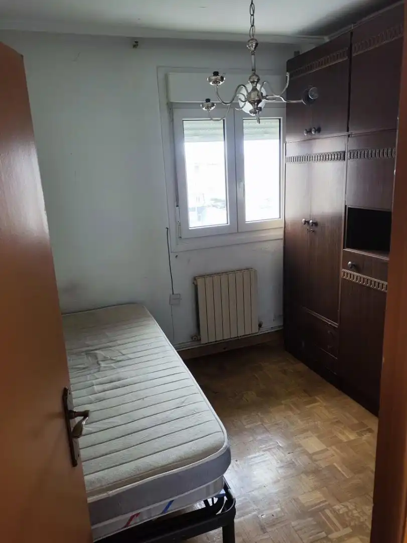 Piso en venta en Plaza Tomás Zumalacárregui, 6, Altsasu / Alsasua Habitación de Piso en venta en Altsasu / Alsasua