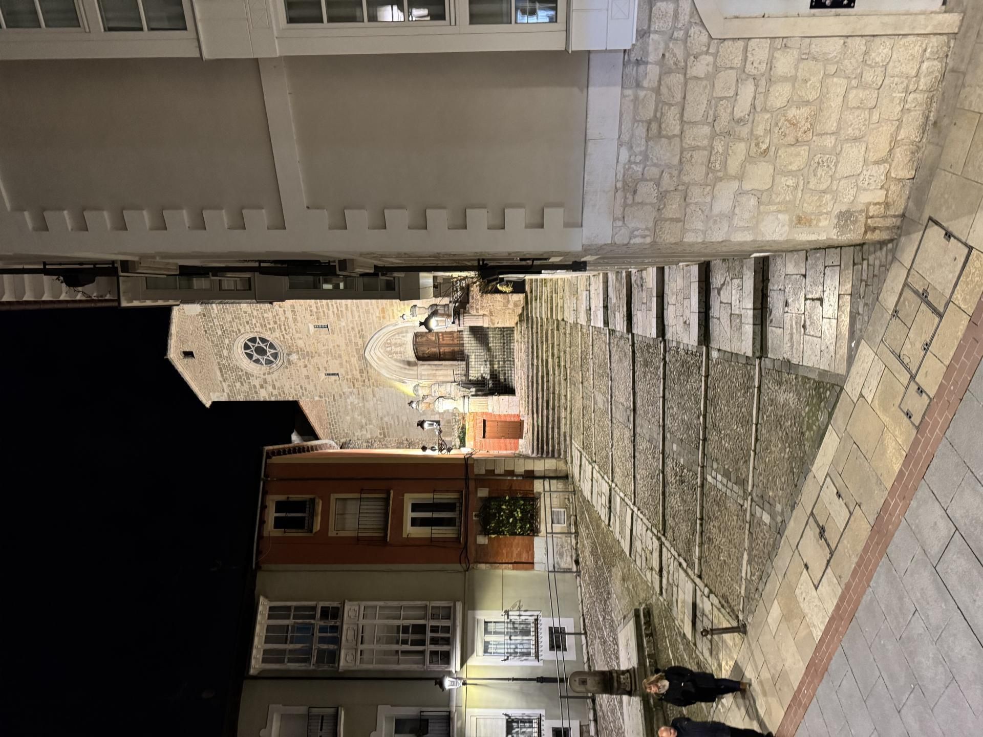 Vista exterior de Piso de alquiler en Burgos Capital