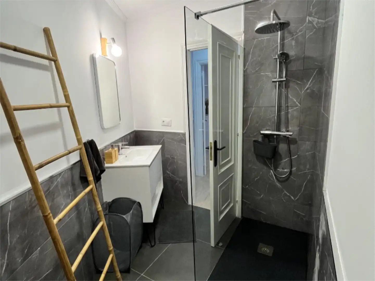 Baño de Piso en venta en Sanxenxo con Amueblado y Balcón