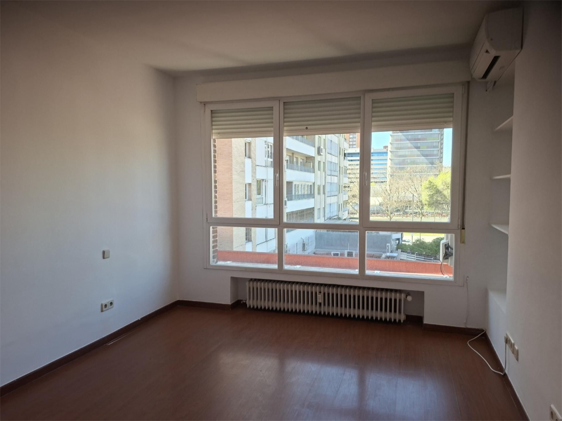 Habitación de Apartamento de alquiler en  Madrid Capital con Terraza y Balcón