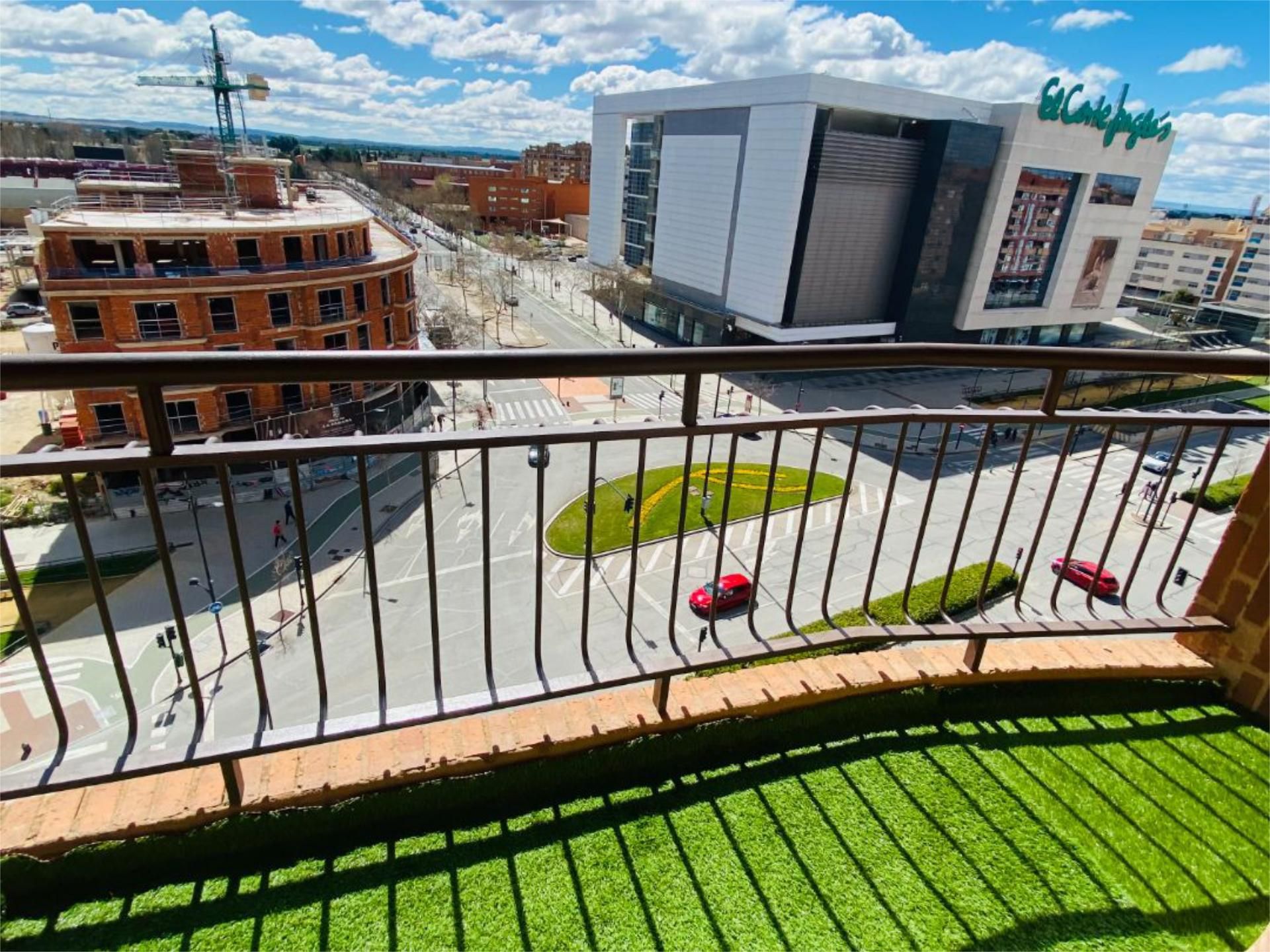 Außenansicht von Wohnung zur Miete in  Albacete Capital mit Klimaanlage, Privatgarten und Parkett