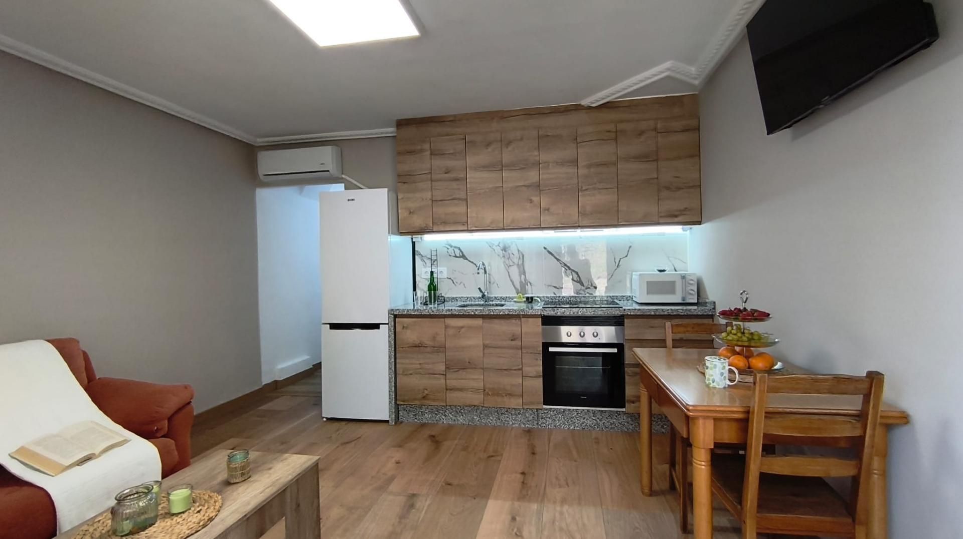 Apartamento de alquiler en Lugar Lillo, 3, Parroquias Norte - Naranco Cocina de Apartamento de alquiler en Oviedo con Aire acondicionado, Calefacción y Jardín privado