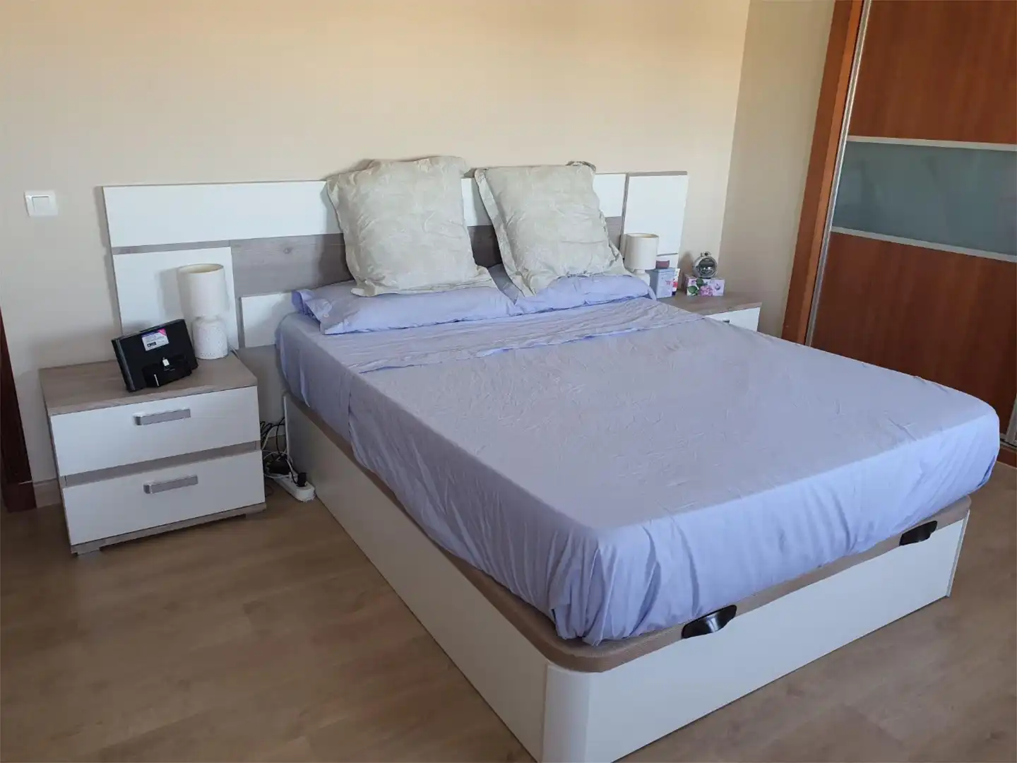 Wohnung zum Verkauf in Calle Brasil, 23, Barriada Río San Pedro Schlafzimmer von Wohnung zum Verkauf in Puerto Real mit Klimaanlage, Heizung und Parkett