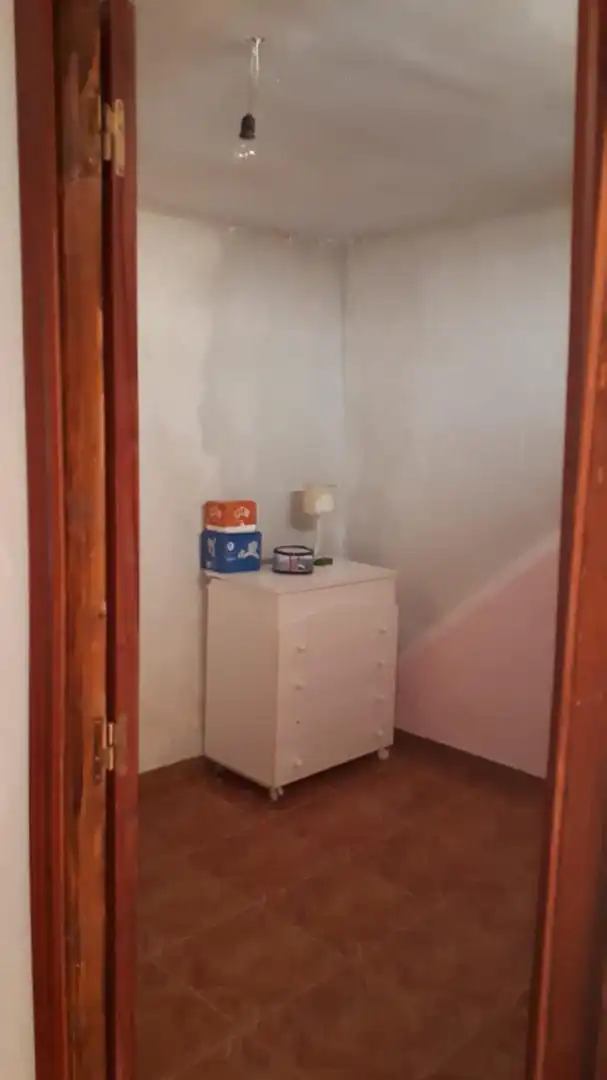 Casa adosada en venta en Calle Dolores Escobedo, 67, Martos Habitación de Casa adosada en venta en Martos con Terraza, Piscina y Amueblado