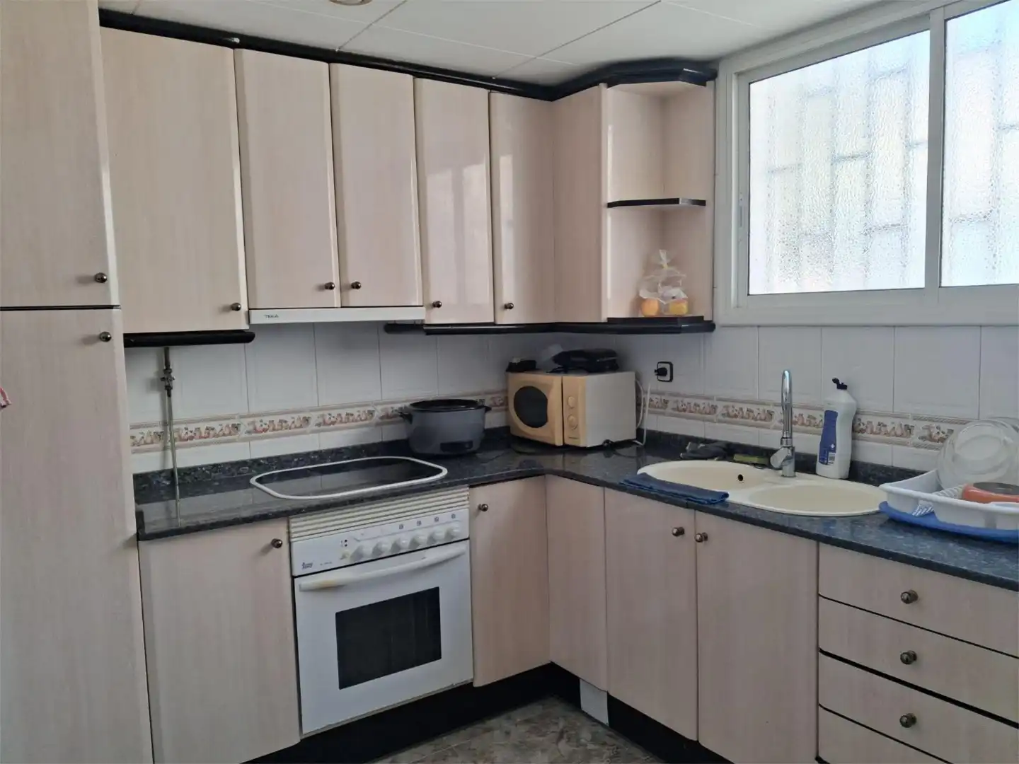 Cocina de Casa adosada para compartir en  Barcelona Capital con Terraza y Amueblado