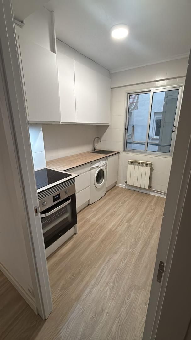 Pis per a compartir a Calle de Juan Bautista del Mazo, 13, La Almozara Cuina de Pis per a compartir en Zaragoza Capital amb Calefacció, Moblat i Balcó