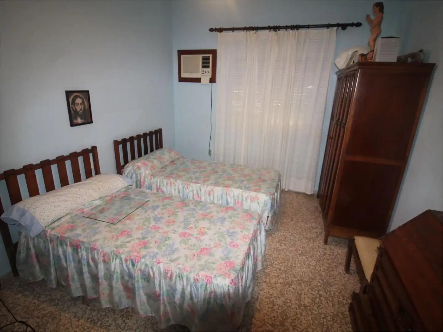 Casa adosada en venta en Castilleja de la Cuesta Habitación de Casa adosada en venta en Castilleja de la Cuesta con Aire acondicionado