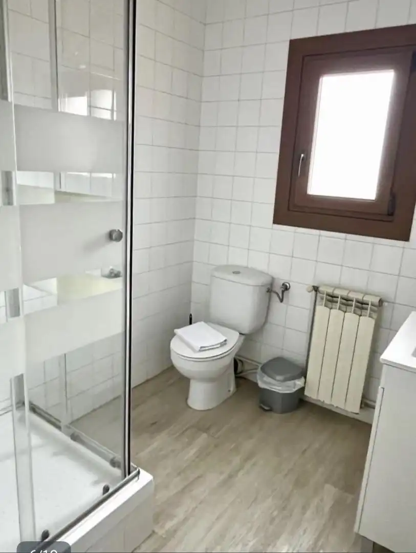 Finca rústica en venta en Carrer del Pont, 17, Santa Pau Baño de Finca rústica en venta en Santa Pau con Aire acondicionado, Calefacción y Jardín privado
