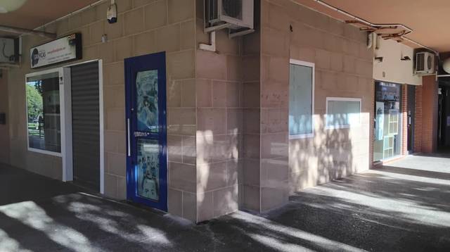 Local comercial en Venta en Calle Cueva de Menga, nº3 en Urbadiez - Entrepuentes