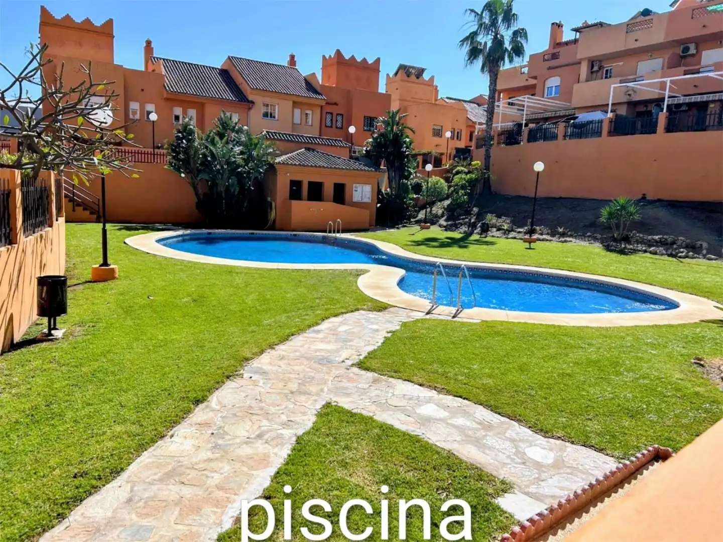 Garten von Einfamilien-Reihenhaus zum Verkauf in Rincón de la Victoria mit Heizung, Privatgarten und Parkett