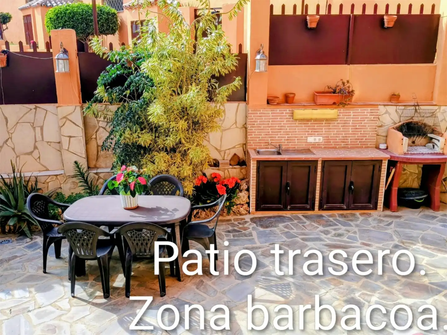 Terrasse von Einfamilien-Reihenhaus zum Verkauf in Rincón de la Victoria mit Heizung, Privatgarten und Parkett