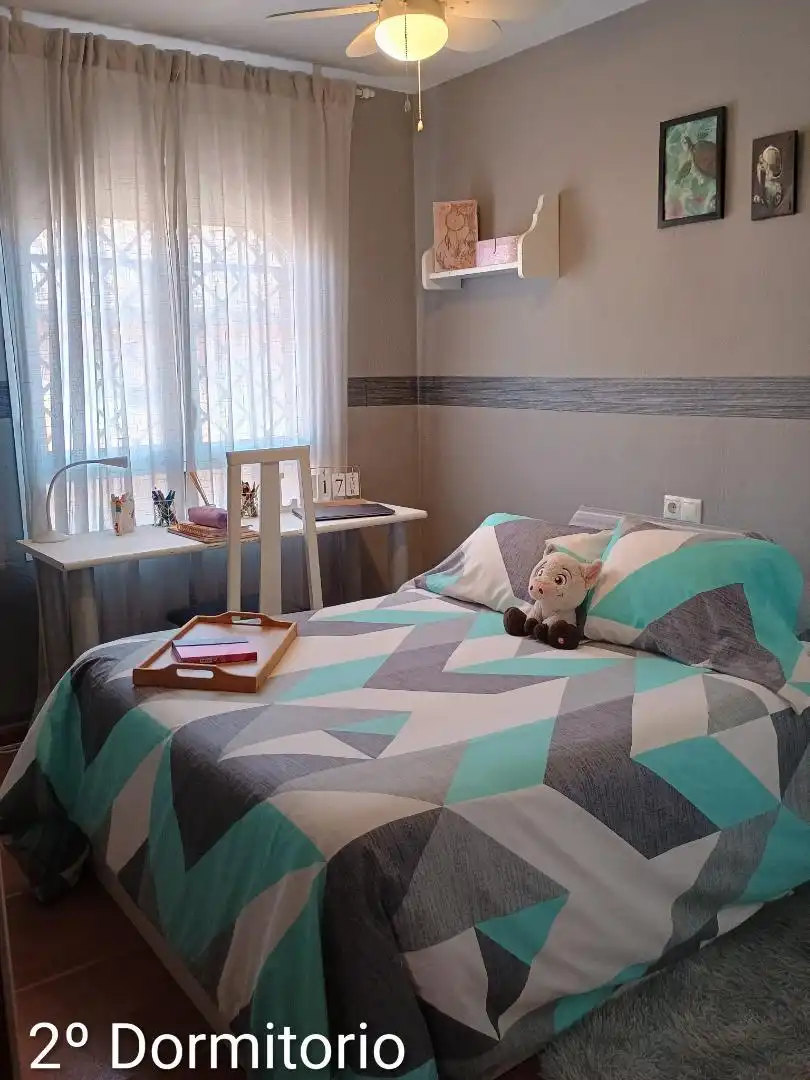 Schlafzimmer von Einfamilien-Reihenhaus zum Verkauf in Rincón de la Victoria mit Heizung, Privatgarten und Parkett
