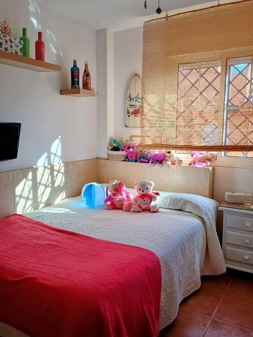 Schlafzimmer von Einfamilien-Reihenhaus zum Verkauf in Rincón de la Victoria mit Heizung, Privatgarten und Parkett