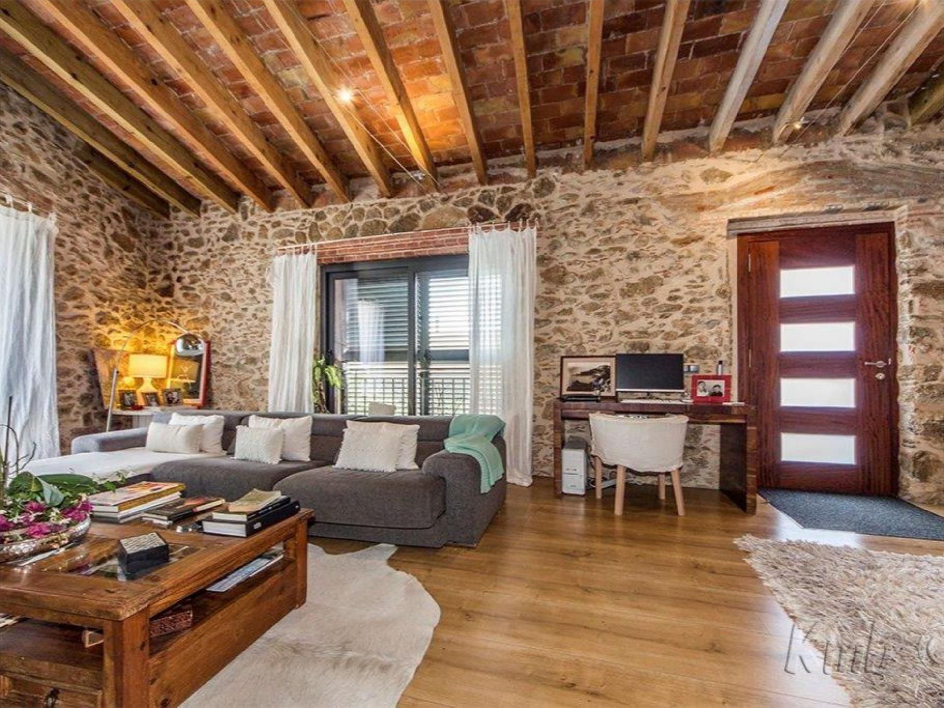 Sala de estar de Ático de alquiler en Palau-saverdera con Aire acondicionado, Calefacción y Parquet