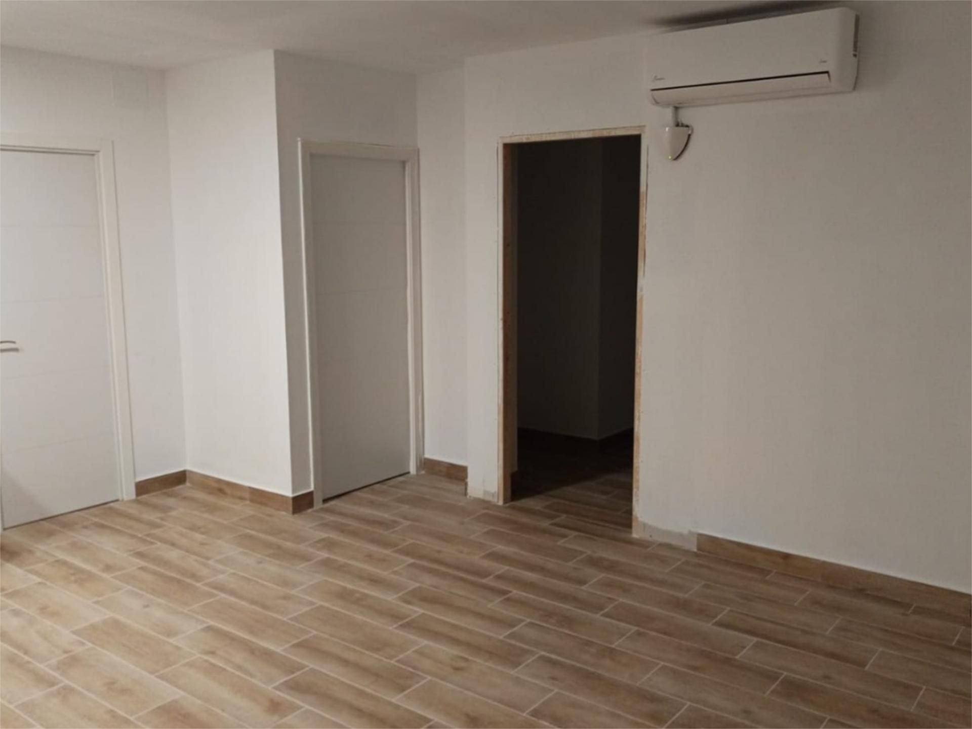 Erdgeschoss zur Miete in  Barcelona Capital mit Klimaanlage