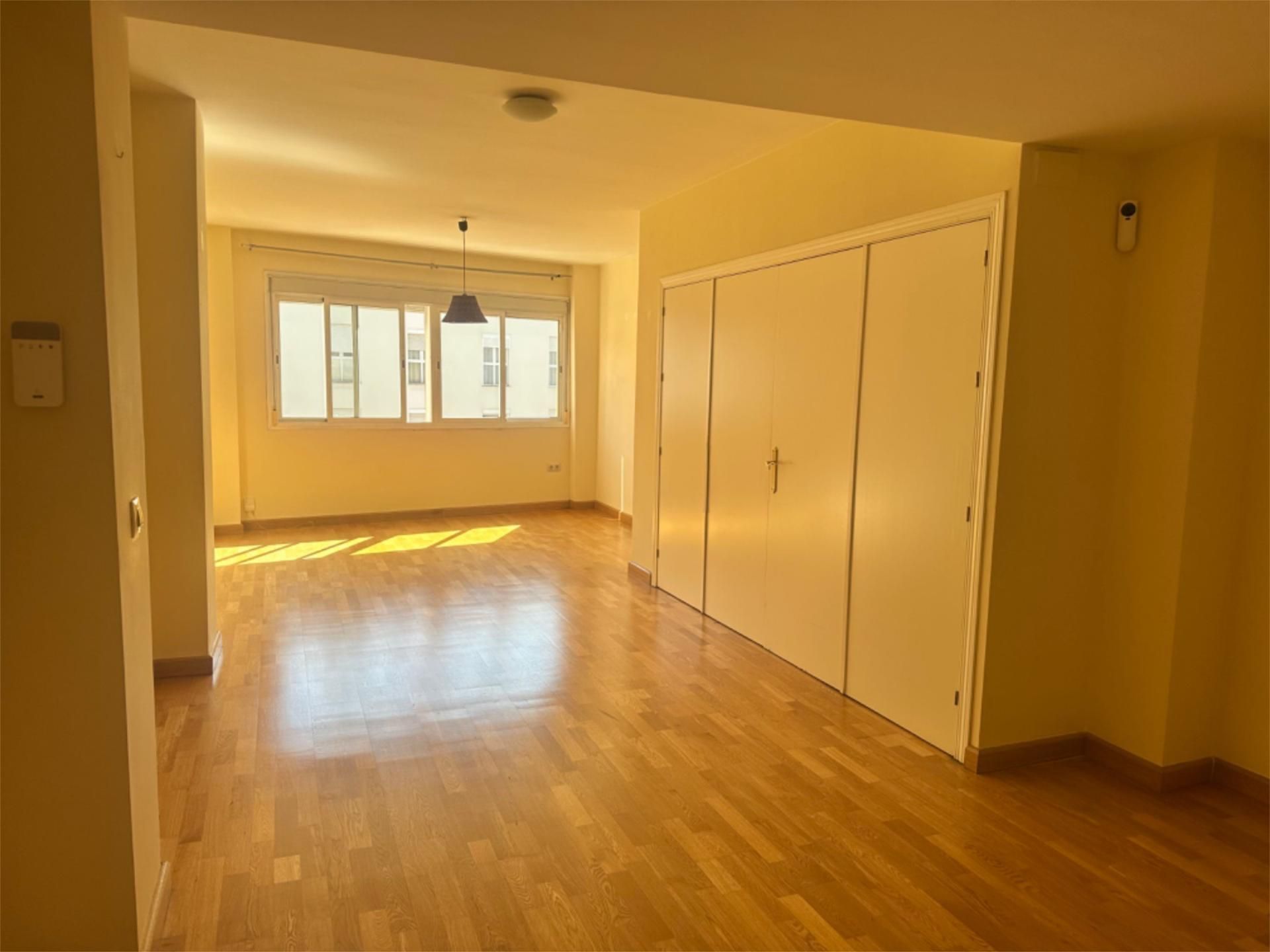 Dormitori de Pis en venda en  Sevilla Capital amb Aire condicionat