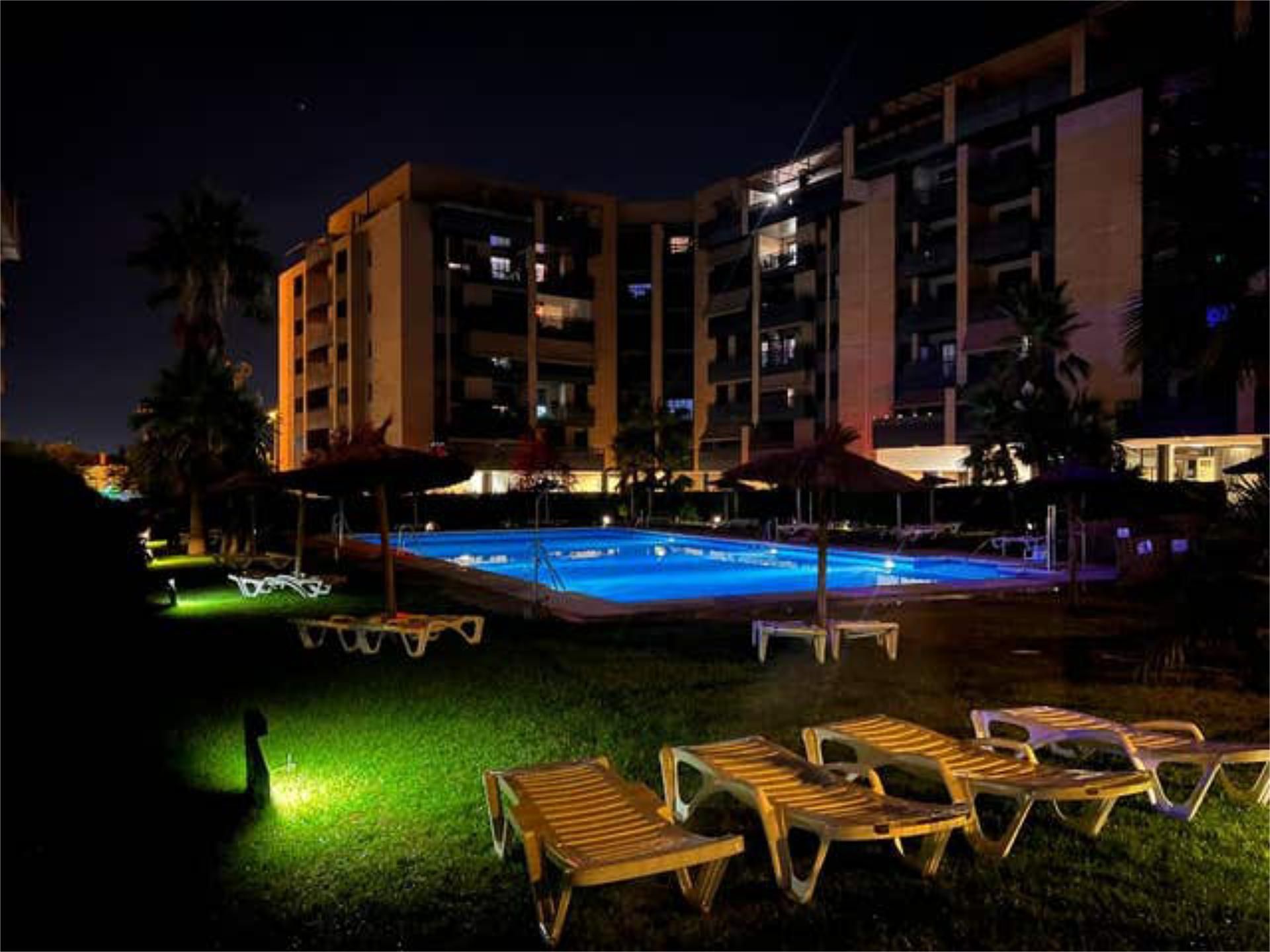 Schwimmbecken von Wohnung zur Miete in  Granada Capital mit Heizung, Privatgarten und Terrasse