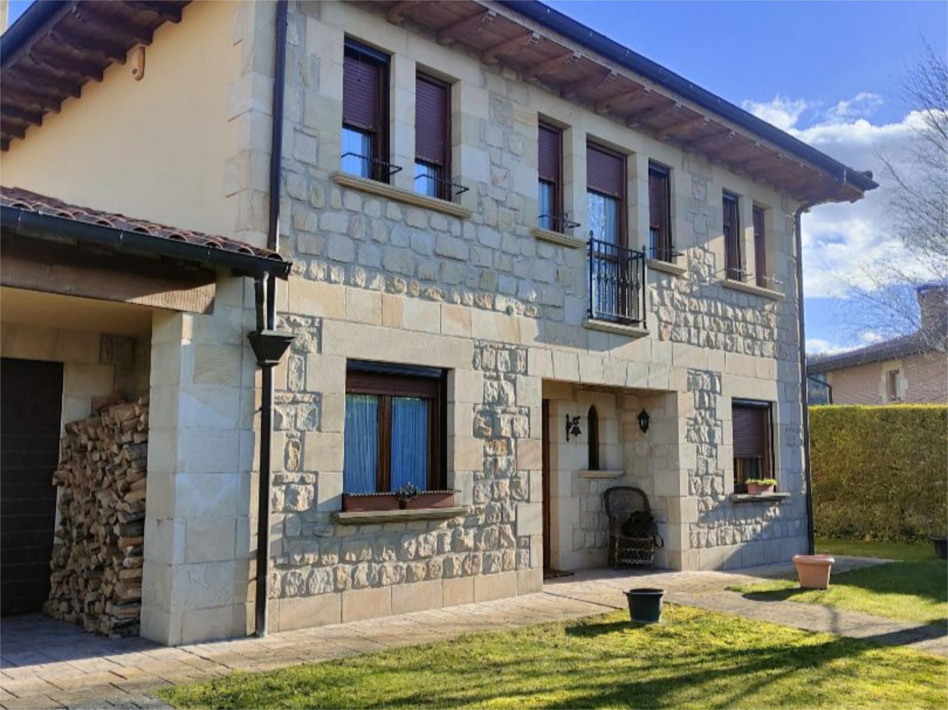 Vista exterior de Casa o chalet en venta en Condado de Treviño con Calefacción, Jardín privado y Amueblado