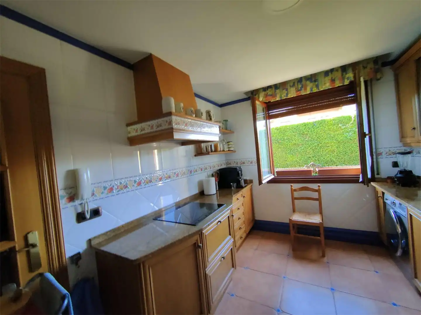 Kitchen of Houses for sale in Condado de Treviño