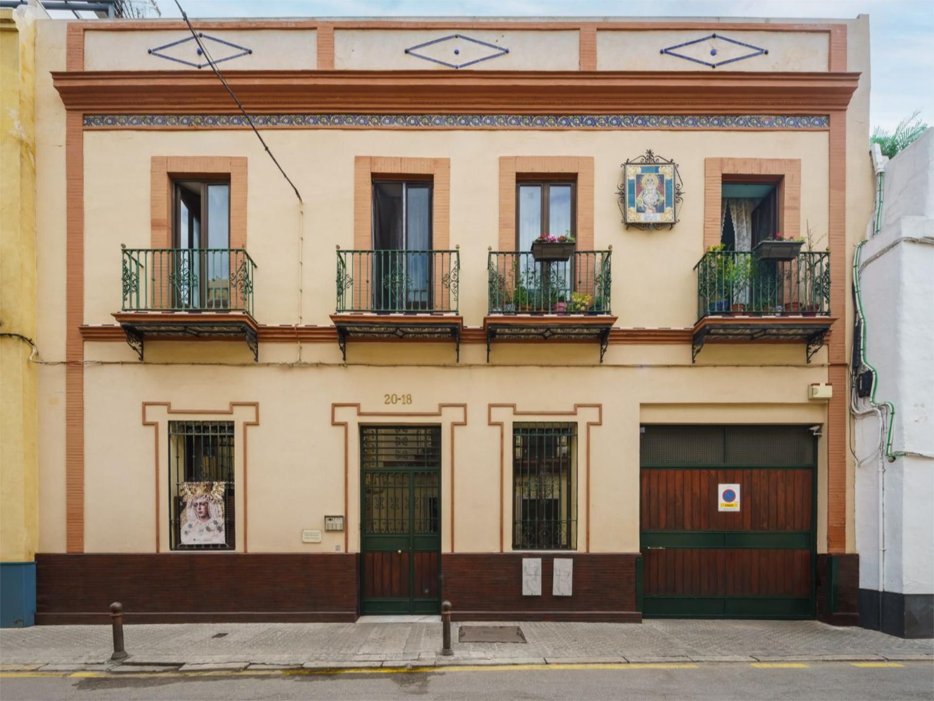 Exterior view of Flat for rent in  Sevilla Capital  with Air Conditioner and Balcony