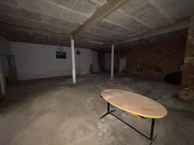 Local comercial en Venta en Plaza de la Villa, 6 en Torreperogil