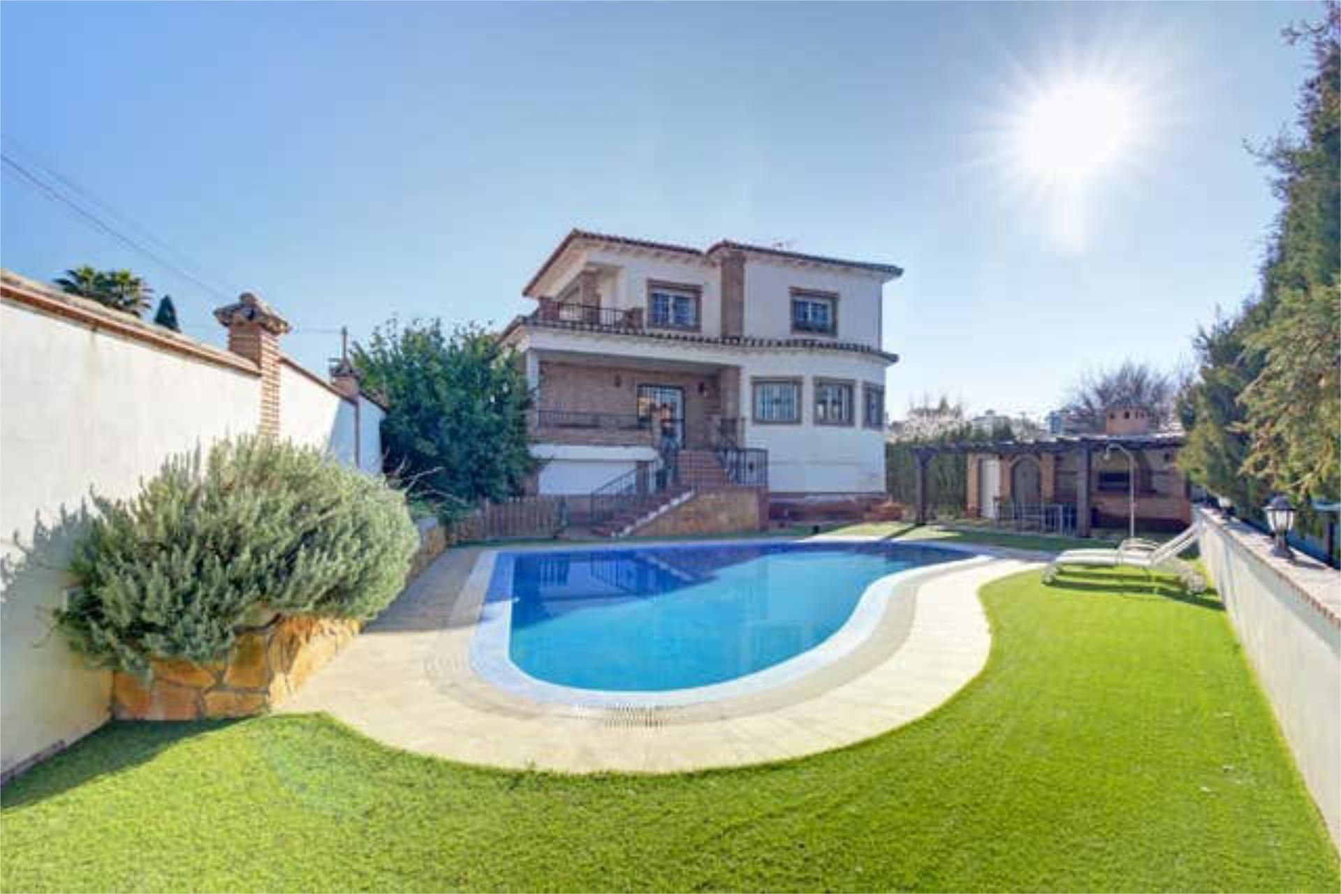 Piscina de Casa adosada en venta en Villa de Otura con Calefacción, Jardín privado y Terraza