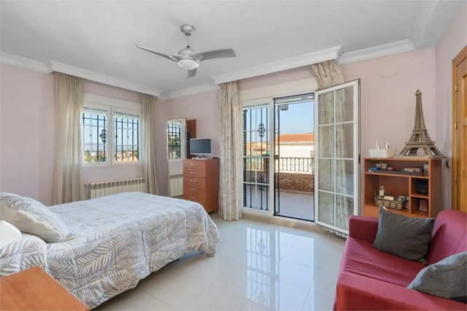 Habitación de Casa adosada en venta en Villa de Otura con Terraza y Piscina
