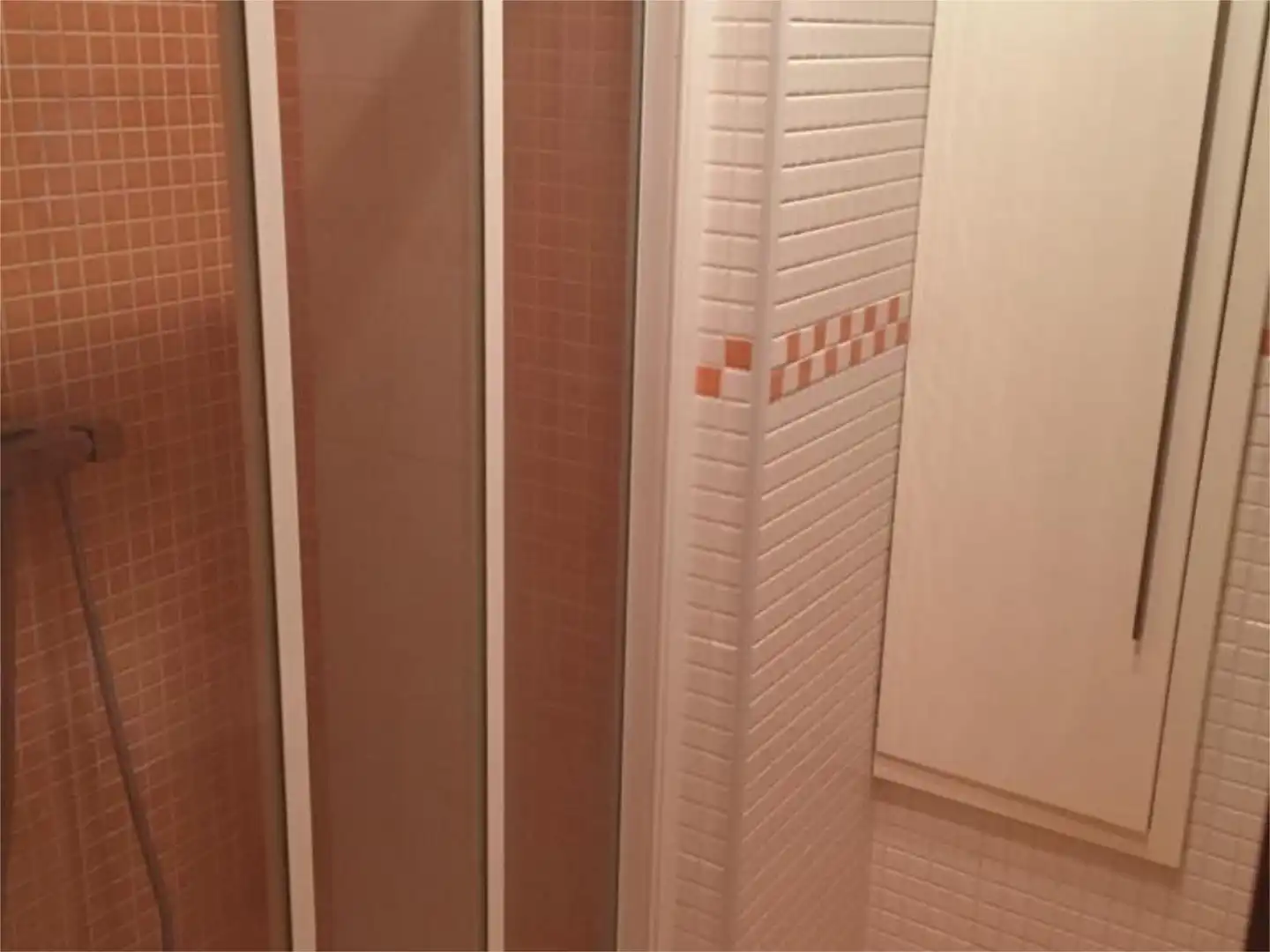 Flat for rent in Carrer d'Alboraia, 13, Trinitat Bathroom of Flat for rent in Valencia with Air Conditioner, Heating and Parquet flooring