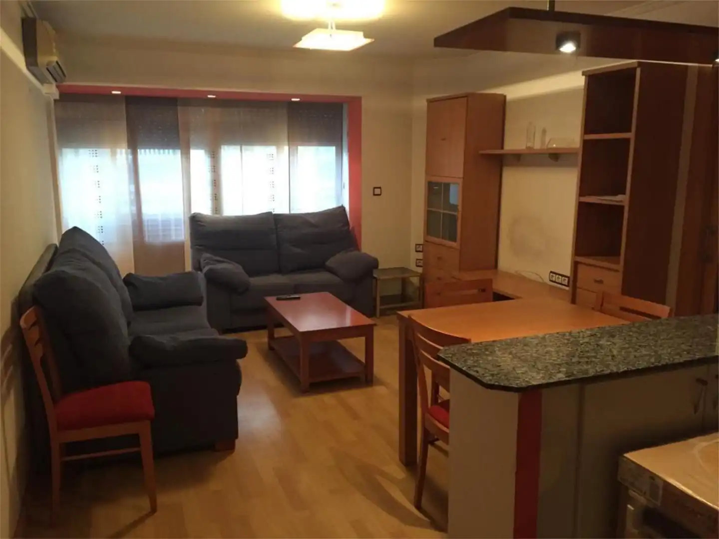 Flat for rent in Carrer d'Alboraia, 13, Trinitat Living room of Flat for rent in Valencia with Air Conditioner, Heating and Parquet flooring