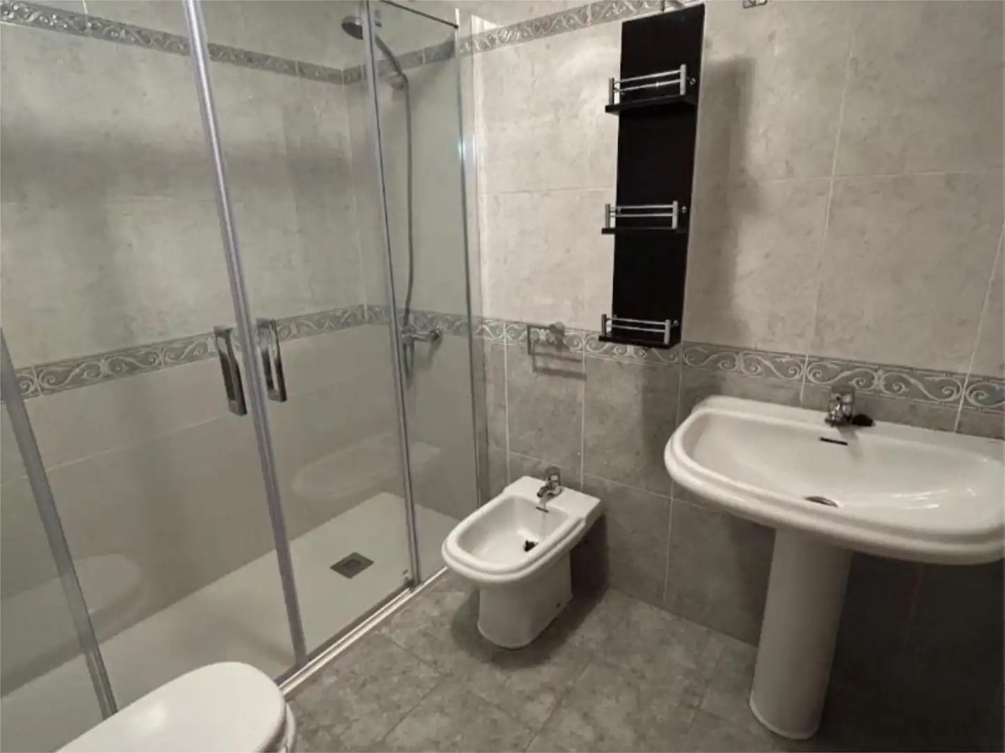Maisonette zum Verkauf in Avinguda de València, 24, Playa Morro de Gos Badezimmer von Maisonette zum Verkauf in Oropesa del Mar / Orpesa mit Klimaanlage, Privatgarten und Terrasse