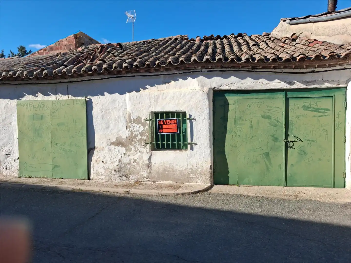Vista exterior de Traster en venda en Rasueros