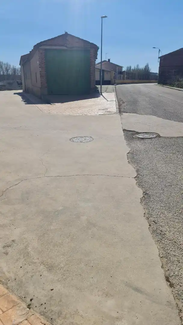 Exterior view of Garage for sale in Torresandino