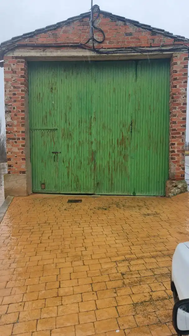 Exterior view of Garage for sale in Torresandino