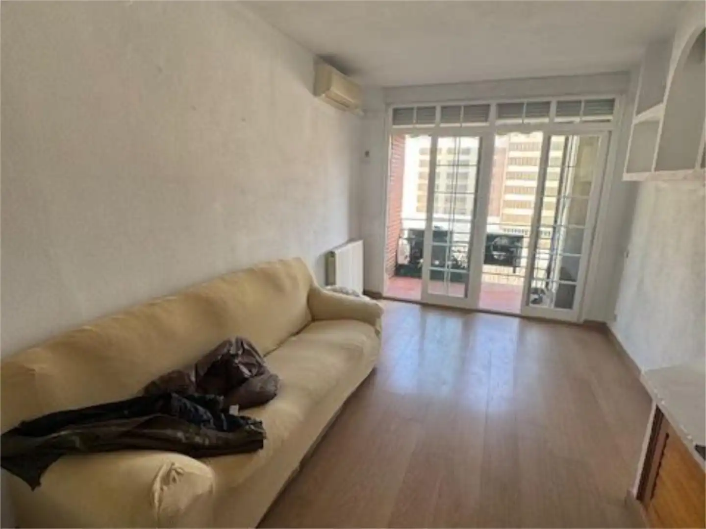 Pis de lloguer a Calle de Sánchez Barcáiztegui, 38, Pacífico Sala d'estar de Pis de lloguer en Madrid amb Aire condicionat, Calefacció i Jardí privat