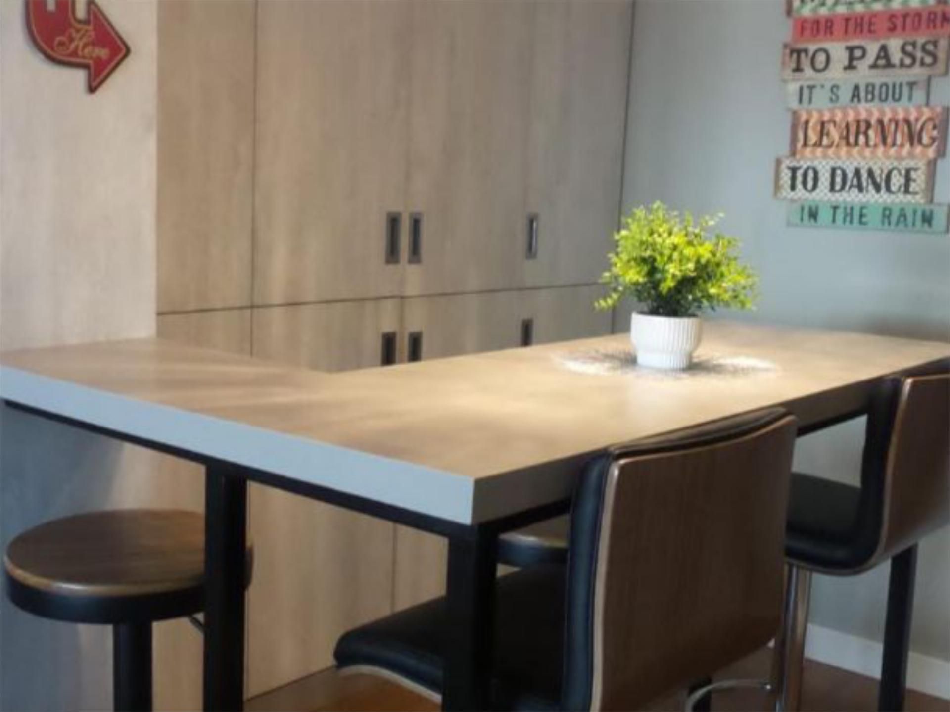 Piso en venta en Plaza la Carlota, 5, Palmete Piso en venta en Sevilla Capital con Aire acondicionado, Calefacción y Parquet