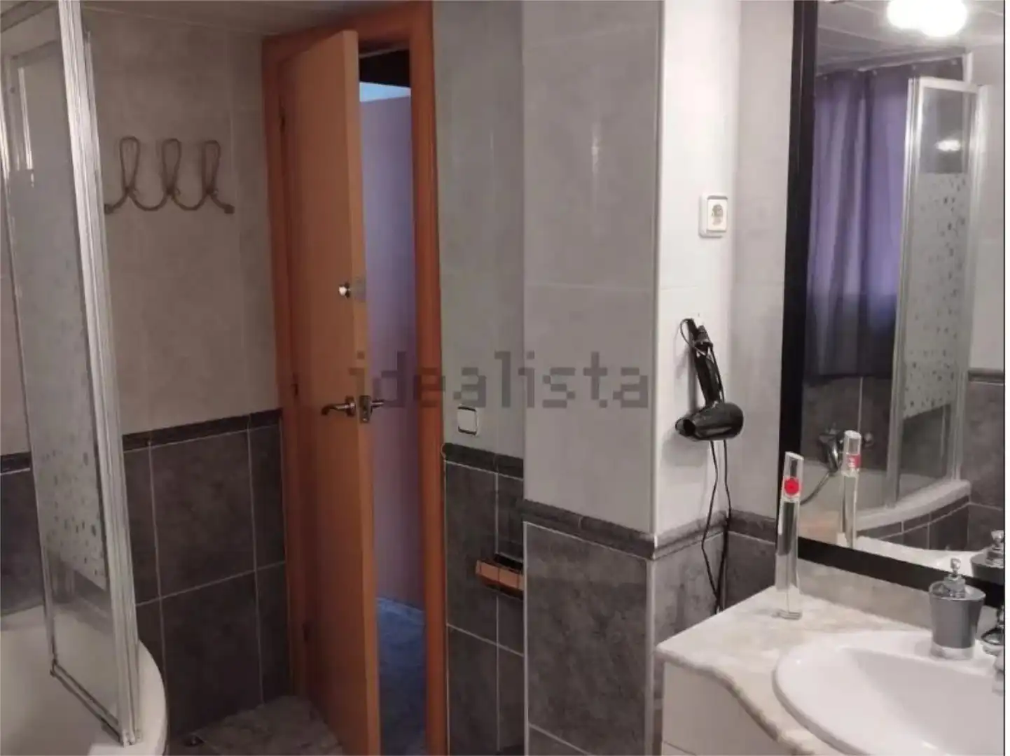Badezimmer von Wohnung zum Verkauf in Badalona mit Balkon