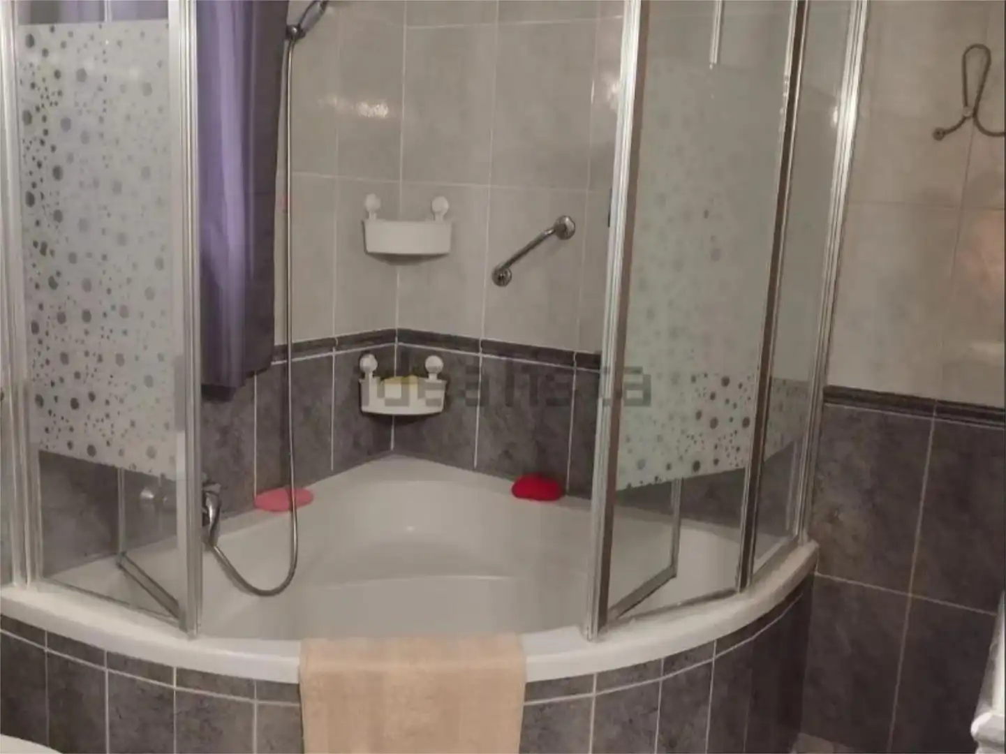 Badezimmer von Wohnung zum Verkauf in Badalona mit Balkon
