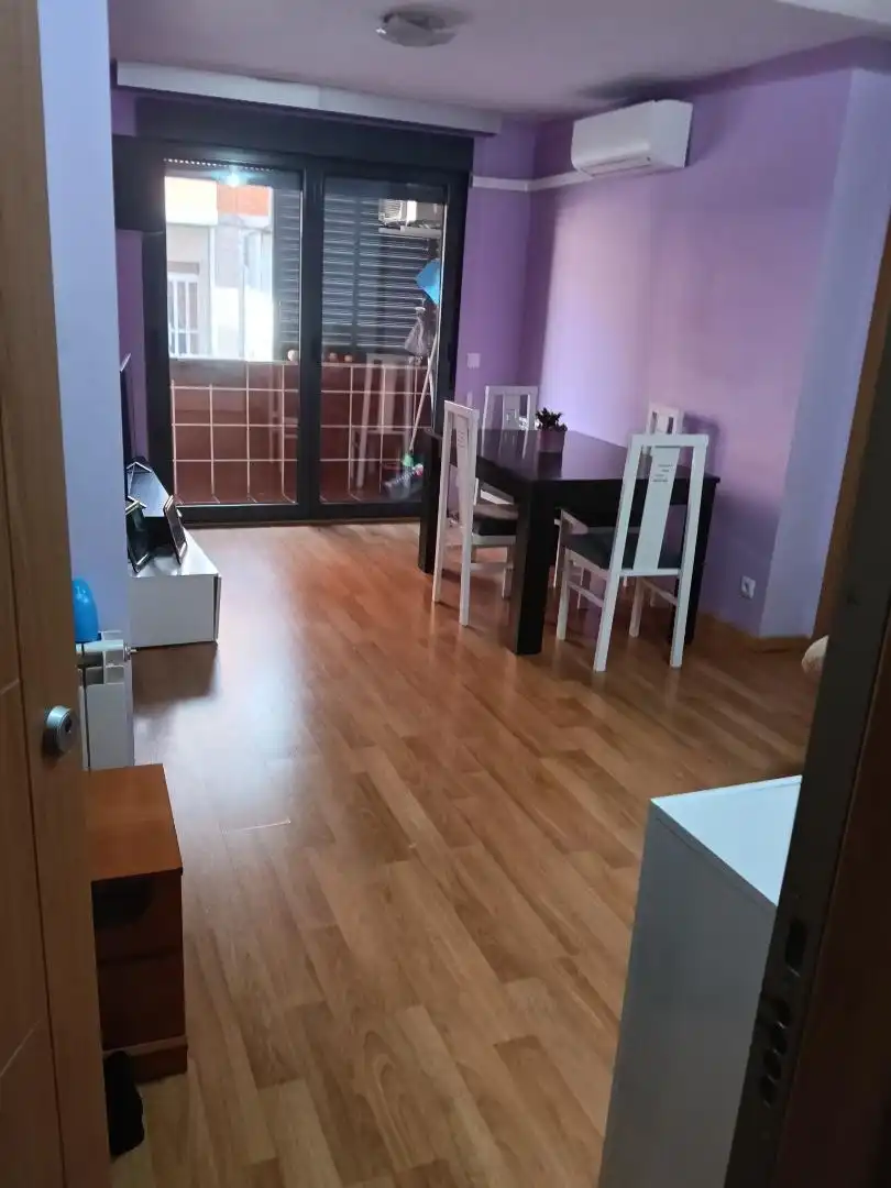 Pis en venda a Calle Zaragoza, 26, Flores de Sil - La Placa Menjador de Pis en venda en Ponferrada amb Aire condicionat, Calefacció i Parquet