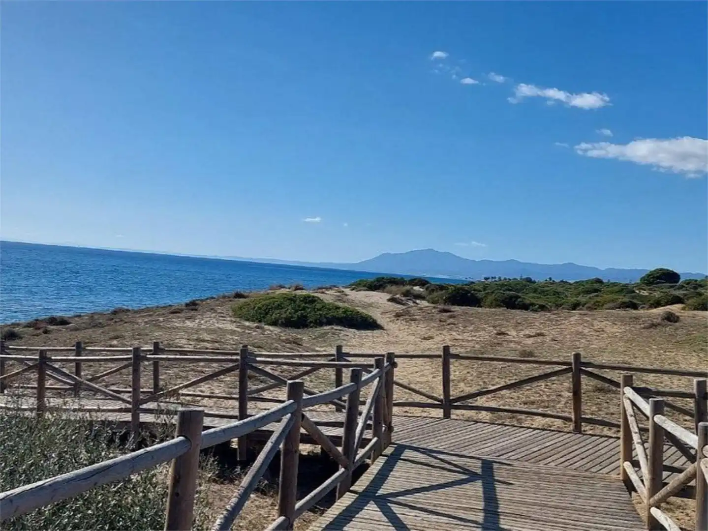 Vista exterior de Casa o xalet en venda en Marbella amb Aire condicionat, Calefacció i Jardí privat