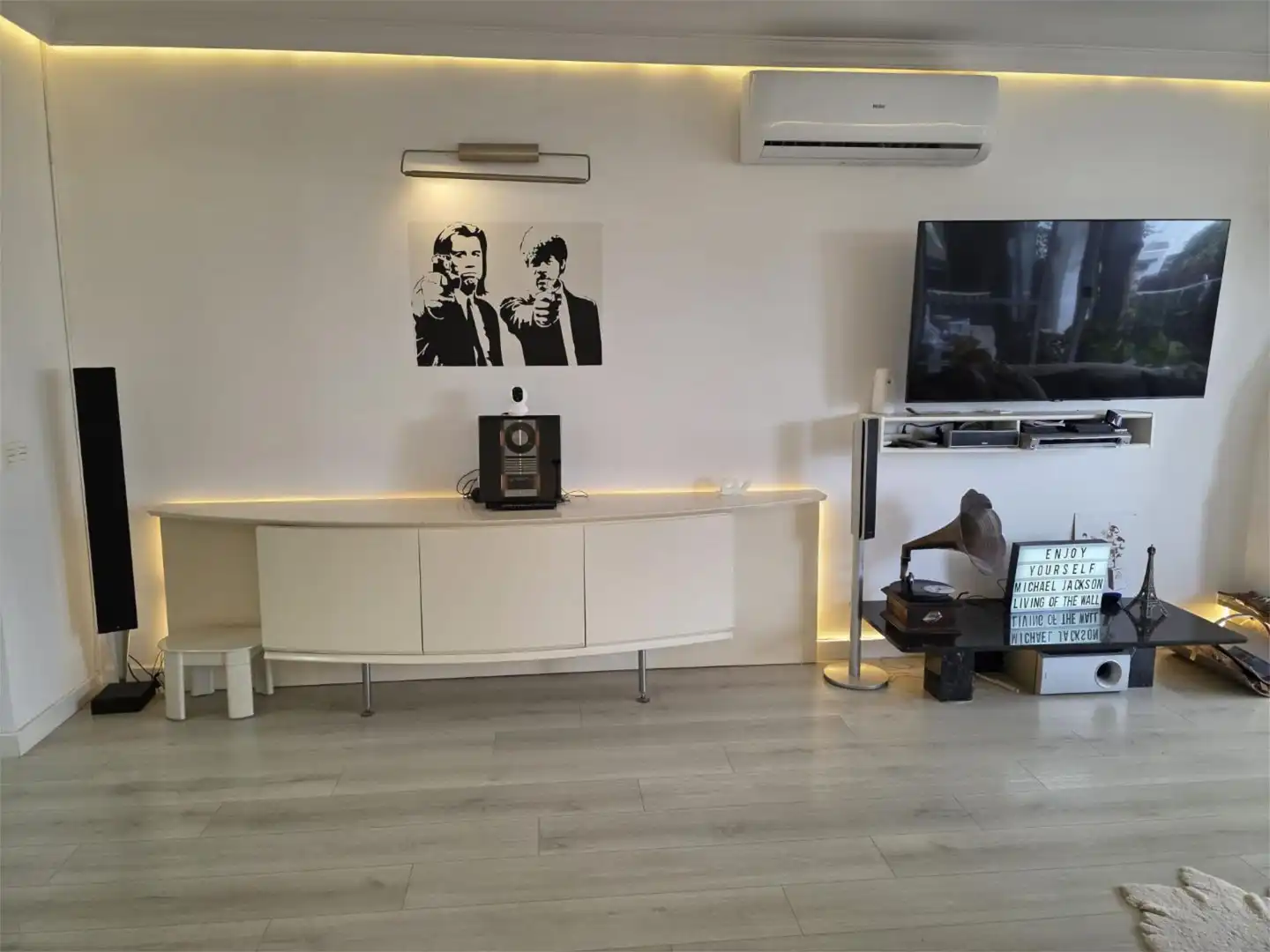 Sala d'estar de Casa o xalet en venda en Marbella amb Aire condicionat, Calefacció i Jardí privat