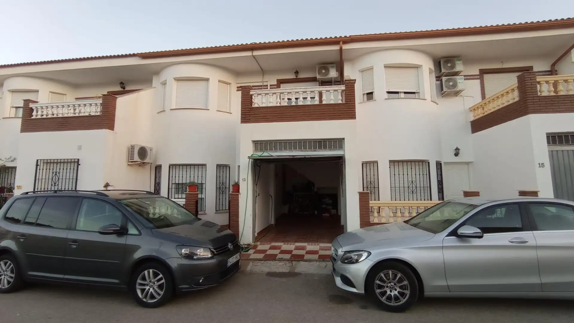 Vista exterior de Casa adosada en venta en Loja con Aire acondicionado, Calefacción y Internet