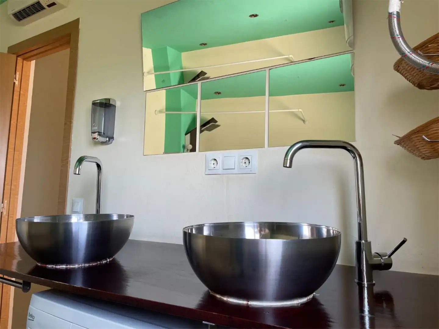 Baño de Piso para compartir en Zaragoza con Aire acondicionado, Calefacción y Parquet