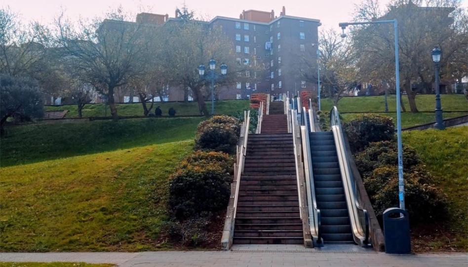 Piso en venta en Calle Honduras, 13, Los Castros, Santander - imagen 1 Foto 1 de Piso en venta en Calle Honduras, 13, Los Castros, Santander