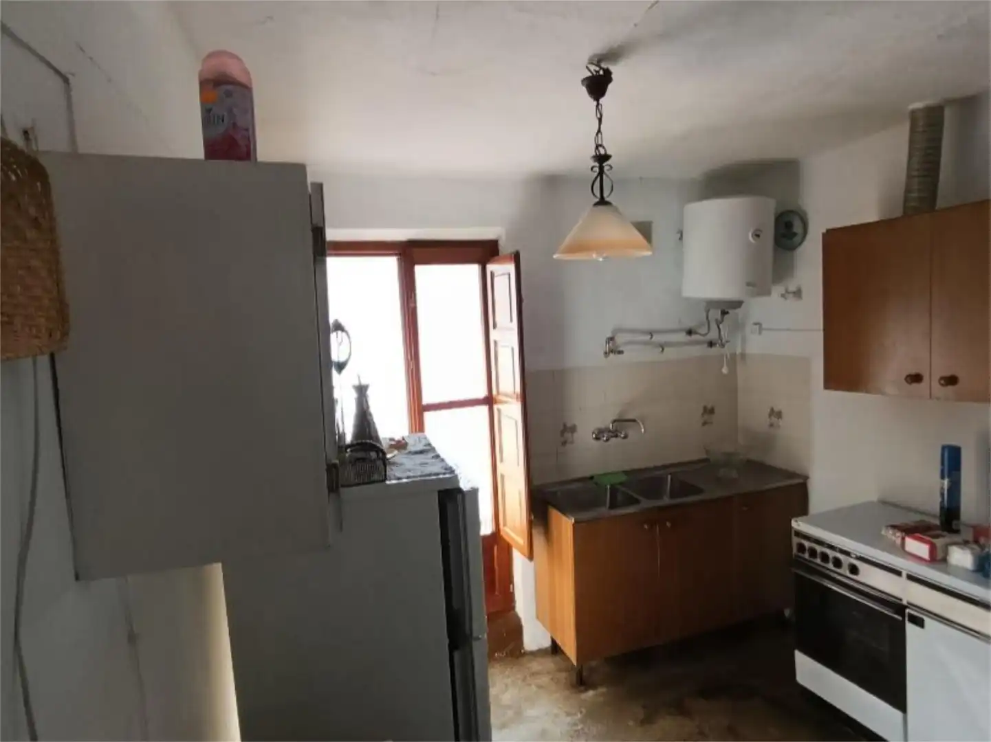 Casa adosada en venda a Calle Estación, 3, Pórtugos Cuina de Casa adosada en venda en Pórtugos amb Terrassa, Traster i Moblat