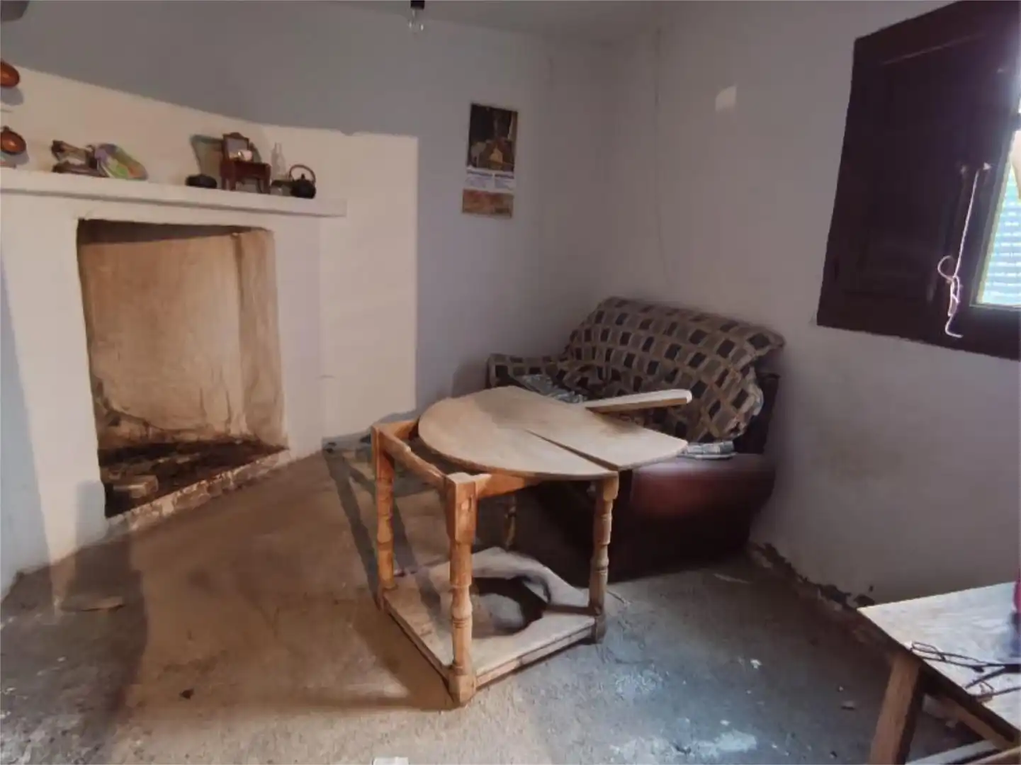 Casa adosada en venda a Calle Estación, 3, Pórtugos Sala d'estar de Casa adosada en venda en Pórtugos amb Terrassa, Traster i Moblat