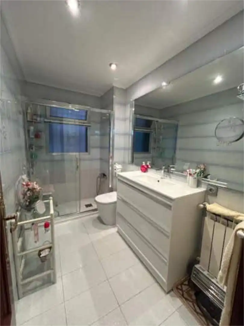 Flat for sale in Erialdea / Centro Bathroom of Flat for sale in Errenteria