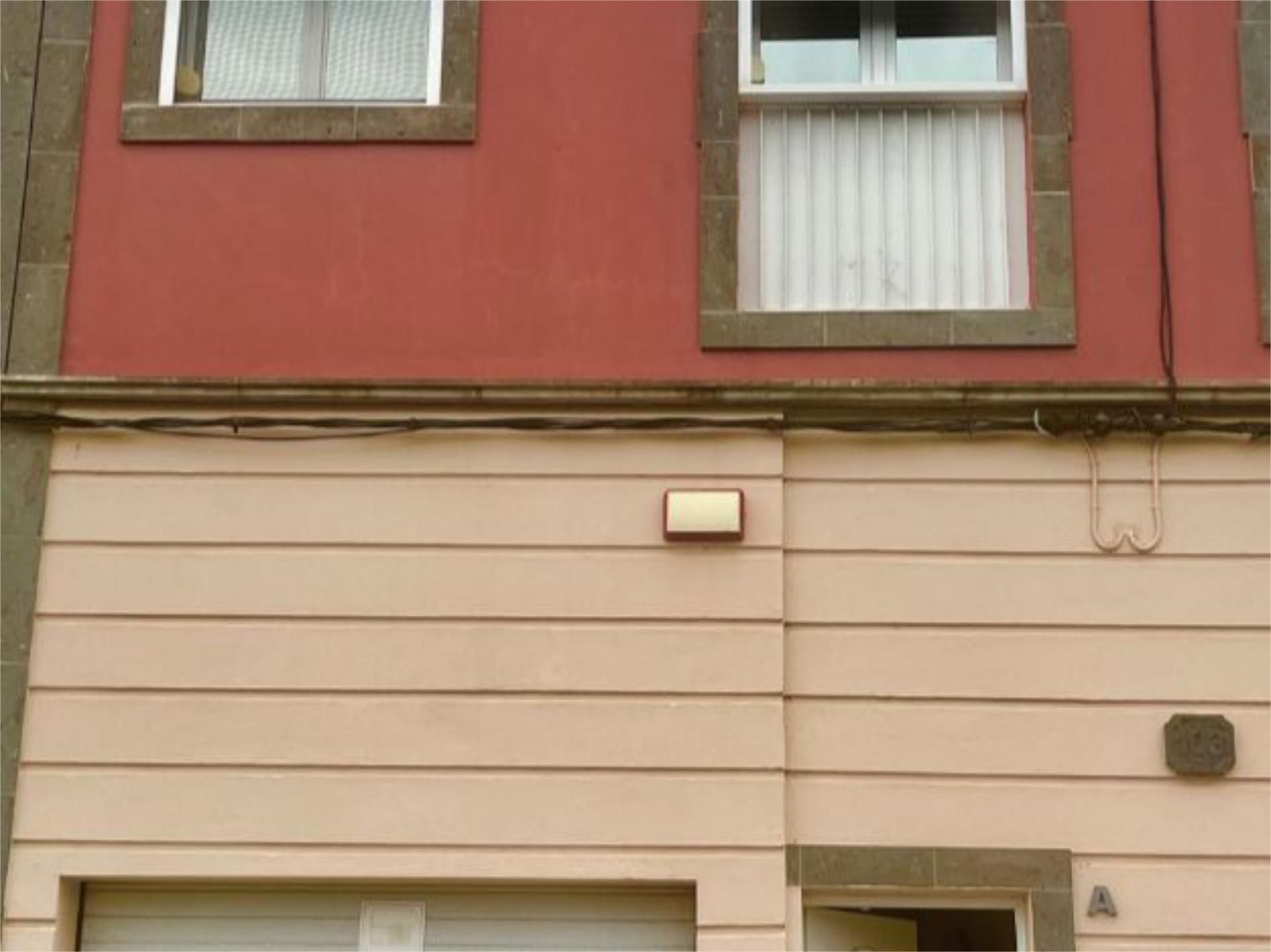 Vista exterior de Casa adosada en venta en Las Palmas de Gran Canaria con Aire acondicionado, Terraza y Balcón