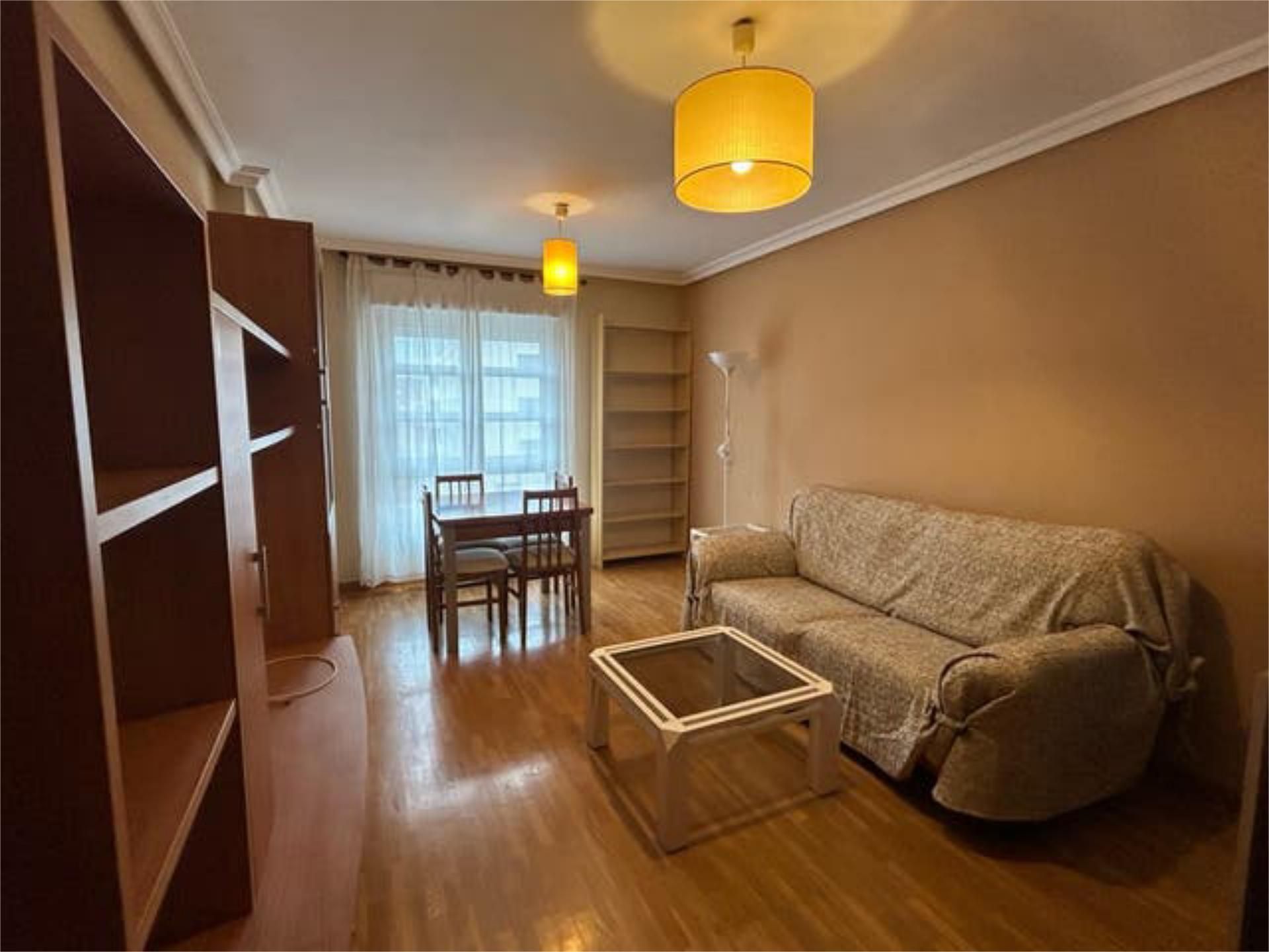 Vista exterior de Piso de alquiler en Gijón  con Calefacción, Trastero y Amueblado